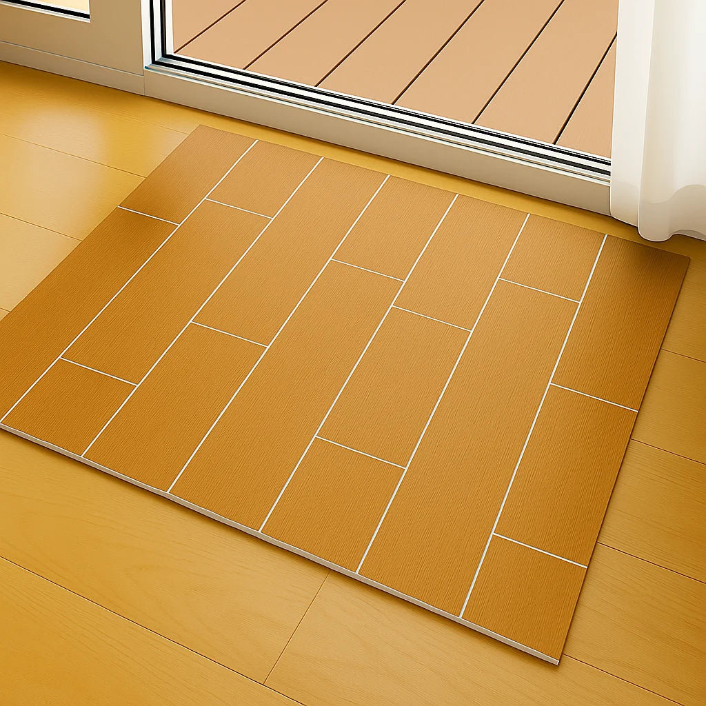 Panel SPC colocado en el suelo junto a una ventana para ventilación natural y disipación del olor antes de la instalación.