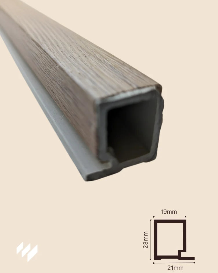 Perfil de remate final WPC Linnea Roble Miel con dimensiones 300x2,1x2,3 cm, diagrama técnico – Revestimientos Pared