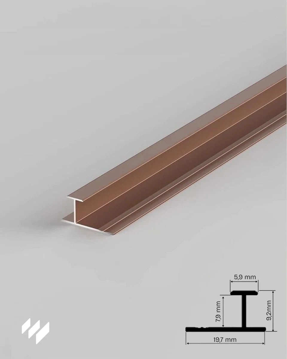 Perfil de unión en H de aluminio en acabado oro rosa brillante para paneles de revestimientos pared, mostrado en vista de producto junto a sus medidas técnicas.