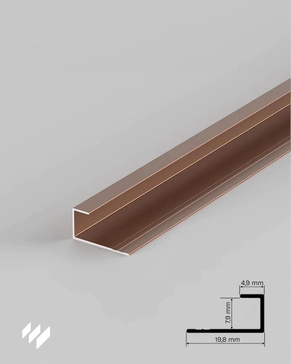 Perfil de remate en U de aluminio color oro rosa brillante con medidas técnicas, accesorio para paneles de revestimientos pared