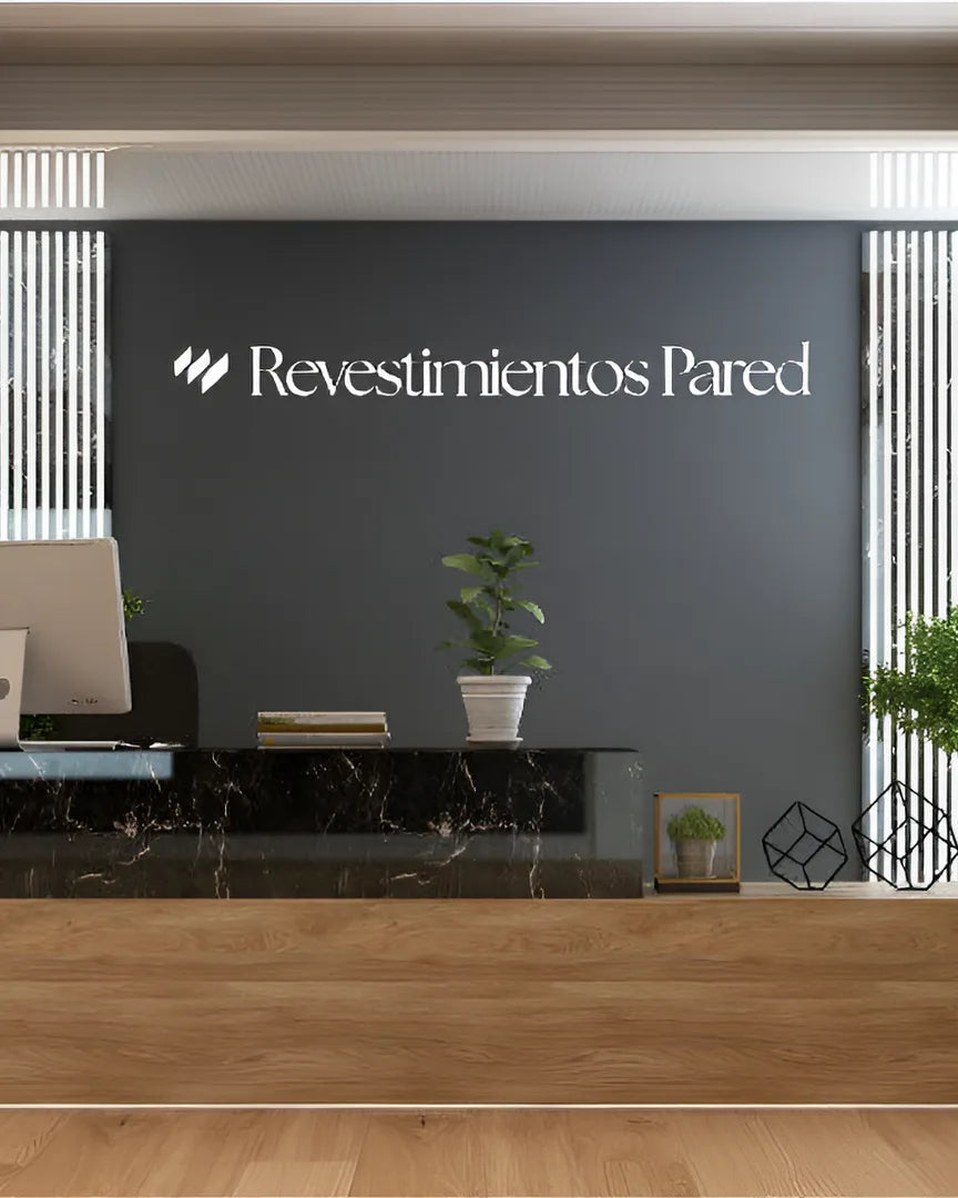 Recepción corporativa de Revestimientos Pared con diseño elegante en madera y mármol, transmitiendo profesionalidad y confianza.