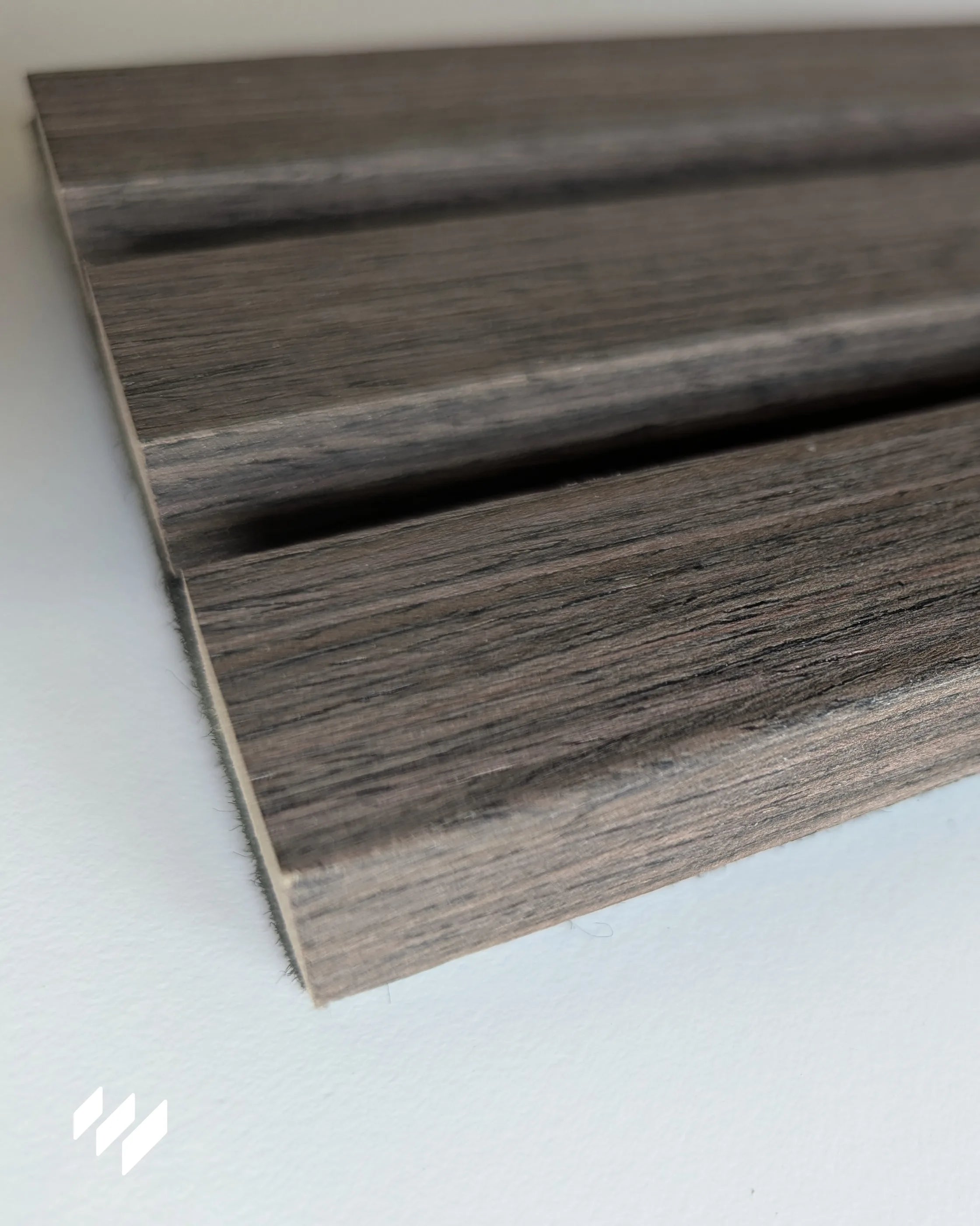 Revestimiento-de-Pared-3D-Palilleria-Acustica-Roble-Ahumado-muestro-2