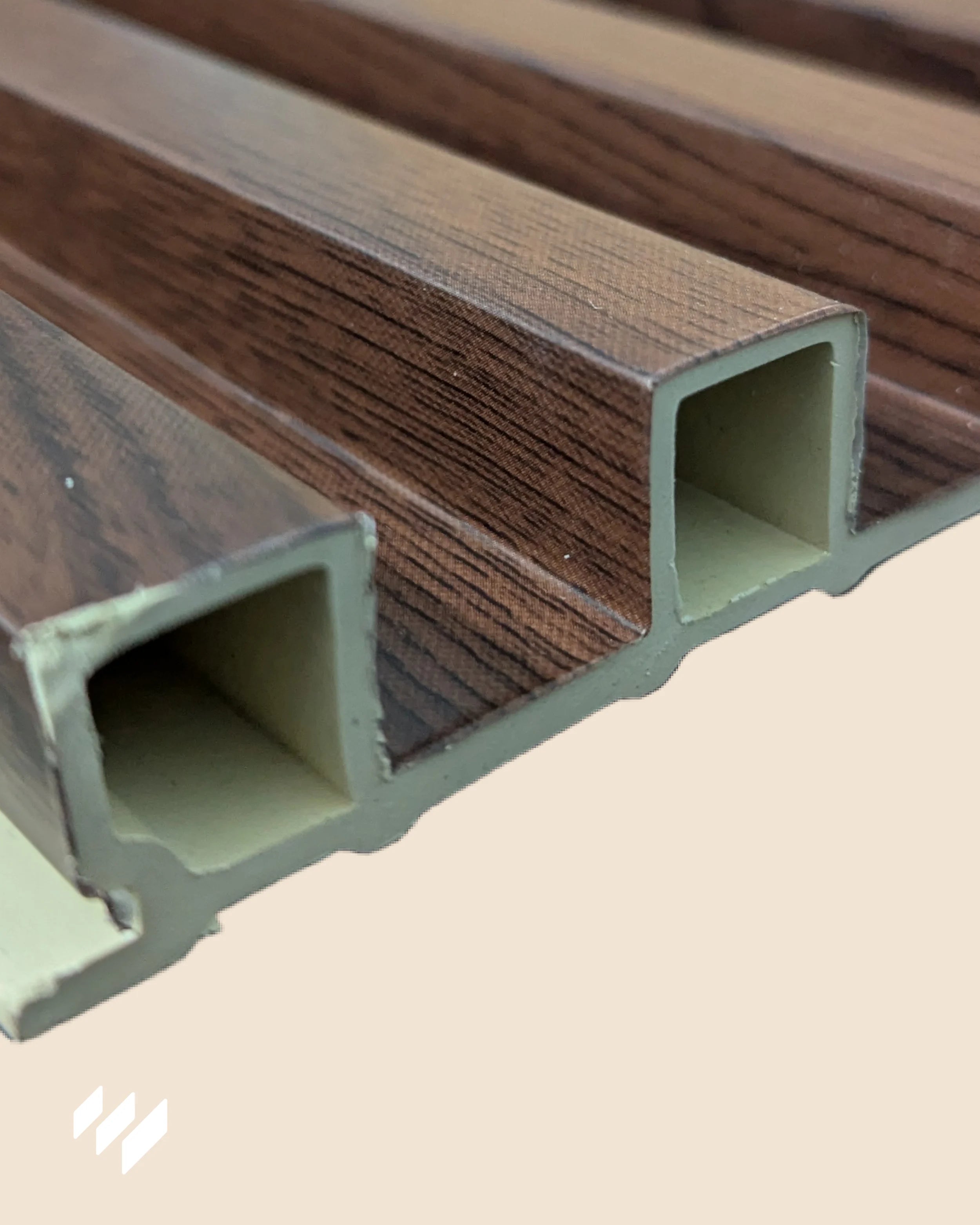 panel-decorativo-wpc-nogal-oscuro-detalle-estructura-revestimientos-pared