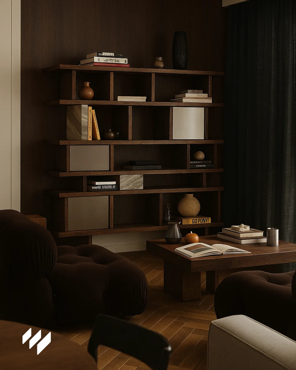 Sala de estar con librero abierto y pared revestida en Roble Nocturno, creando un ambiente cálido y sofisticado.