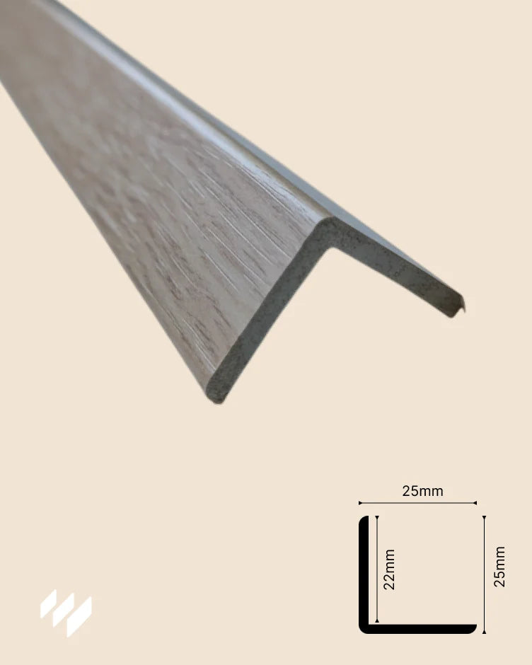 Perfil de Ángulo (L) WPC Linnea Roble Nórdico de revestimientos pared con medidas 25x25mm, ideal para remates de esquinas.