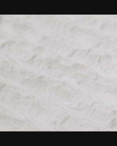 panel-decorativo-3d-pu-piedra-acanalada-blanco-video-detalle